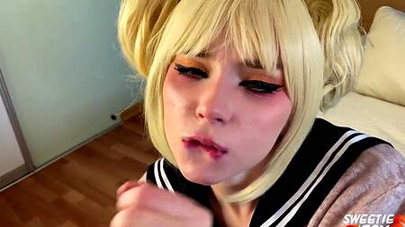 Милашка радует анимешника новым косплеем и жаркой еблей