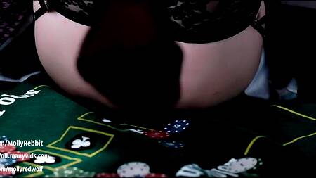 Девка хочет проиграть, чтобы заняться сексом