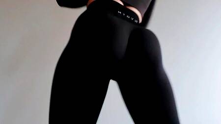 Помогите помочь выбрать лосины, не могу определиться