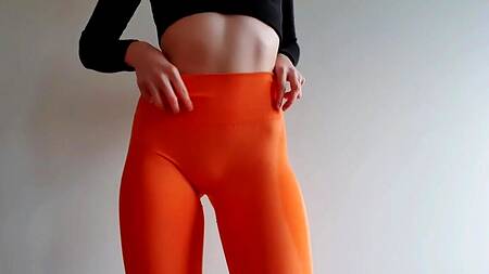 Помогите помочь выбрать лосины, не могу определиться