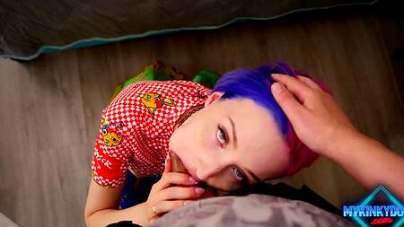 Нефорша катается на скейте и занимается жарким сексом