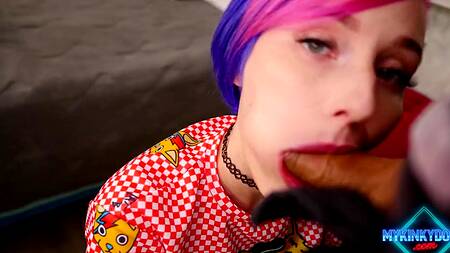 Нефорша катается на скейте и занимается жарким сексом