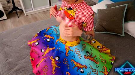 Нефорша катается на скейте и занимается жарким сексом