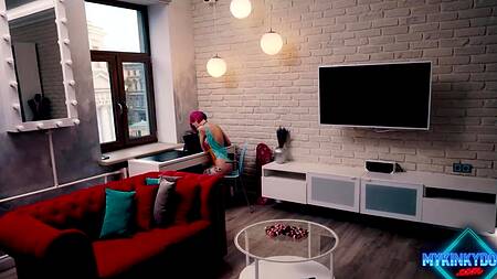 Девка, хватит играть, пора сосать мой твердый хуй