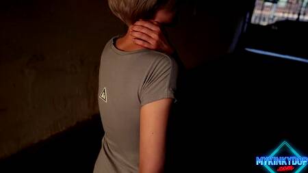 Красотка после свидания на крыше жарко сосет член