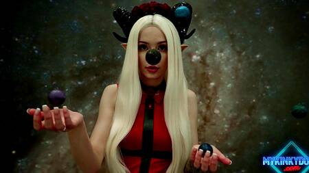 Косплеерша после комик-кона сосет член в гостинице