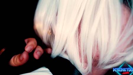 Офисный стиль идет красотке, она нереально развратно выглядит