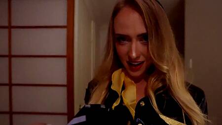 Стюардесса после рейса жестко трахается в отеле