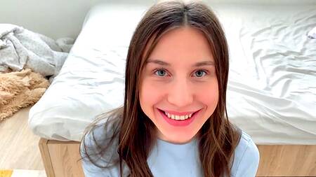 Кончи мне в ротик - красотка хочет попробовать сперму