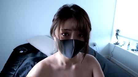 Милая азиатка готовит обед и трахается с парнем