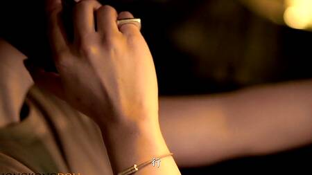 Милая азиатка готовит обед и трахается с парнем