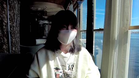 Милая японка после свидания встает раком и спускает трусики