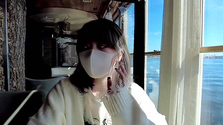 Милая японка после свидания встает раком и спускает трусики