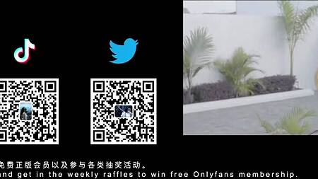 Стройная азиатка в маске снимается в домашнем порно