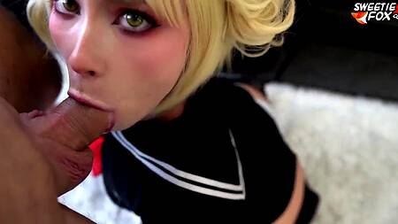 Милая девка в образе японской студентки хорошо сосет