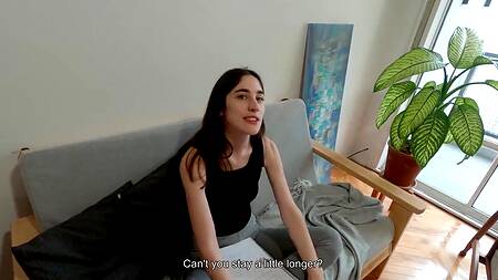 Проверяет работу студентки и страстно трахает эту худышку