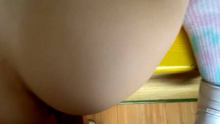 Смазливая девка просит достать хуй и трахнуть её