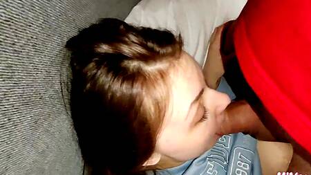 Милая сводная сестричка хочет на большой член