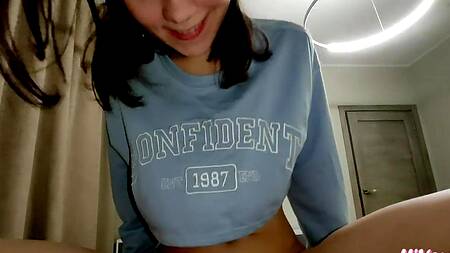 Милая сводная сестричка хочет на большой член