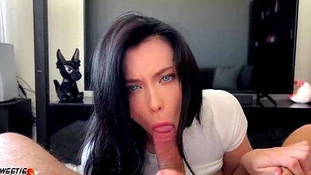 Не нужно быть Фрейдом, чтобы понять чего хочет жопастая художница