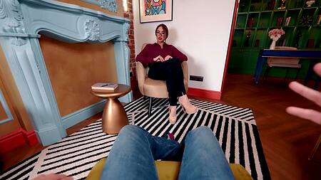 Учительница русского языка предлагает секс на занятии