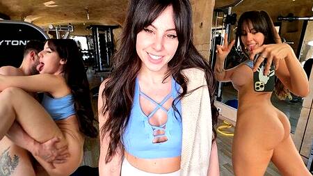 Лосины порвались на тренировки и это привело к сексу