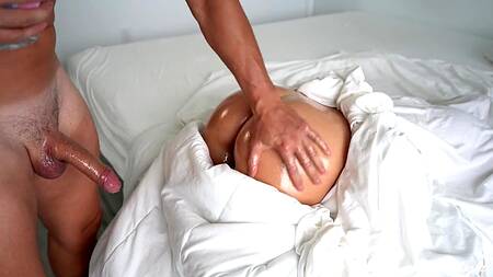 Сводная сестра притворяется секс куклой брата