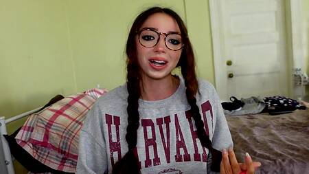 А давай займемся уроками позже, а пока трахнемся