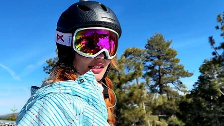 Отправилась с просто другом в горы и трахнулась с ним