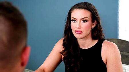 Мачеха готовит печенье и попутно ебется с пасынком