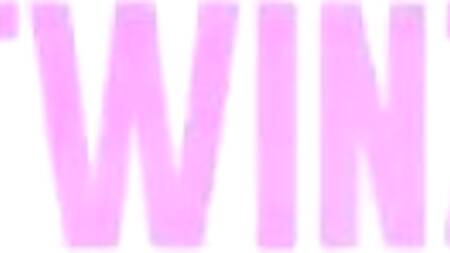 Негритянка тоже захотела ебаться, застав подругу за минетом