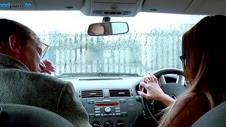 Сочная милфа ебется с пациентом, чтобы тот не подал в суд