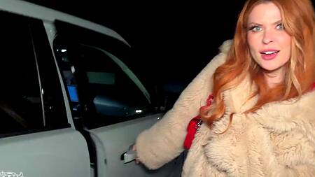 Свидание заканчивается сексом у рыжей красотки дома