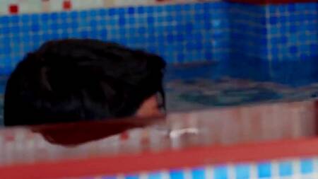 Красотка в сауне соблазняет на МЖМ женатого мужика и холостого