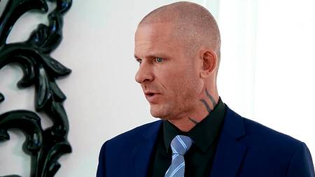 Женатый мужик изменяет жене с двумя негритянками