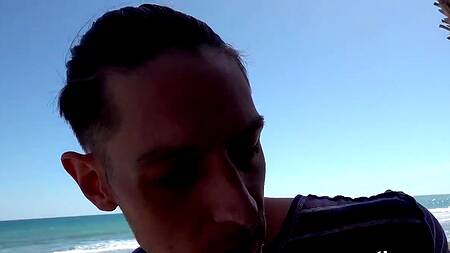 Одна милфа трахается с молодым парнем, а вторая смотрит