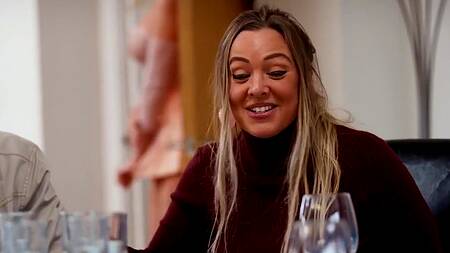 Новая девушка брата очень горячая, её нужно срочно выебать