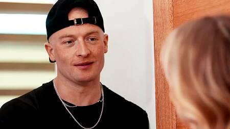 Раз парень не хочет трахать в жопу, значит это сделает его друг