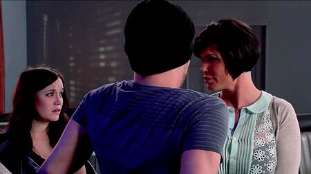 Смотри и учись дочка, мать покажет как нужно сосать и трахаться