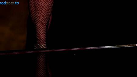 Танец возбуждает не только зрителя, стриптизерша хочет секса