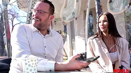 Пошла на свидание с двумя, чтобы трахнуться во все дырки