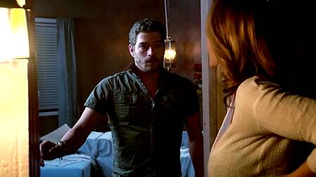 Страстная сучка жарко ебется с непутевым другом мужа