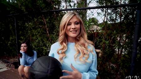 Играть в баскетбол не так интересно, как ебать белокурую подругу