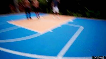 Играть в баскетбол не так интересно, как ебать белокурую подругу