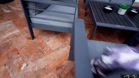 Играть в баскетбол не так интересно, как ебать белокурую подругу