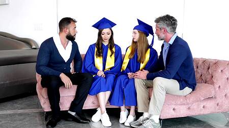 Падчерицы после выпускного соблазнят отчимов на групповуху