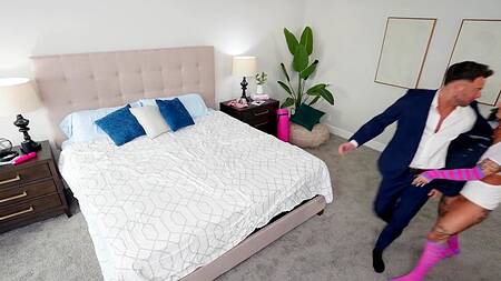 Девка фурри увлекается квадробикой и страстным сексом