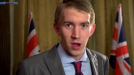 Юрист после выигранного дела ебет сочную милфу