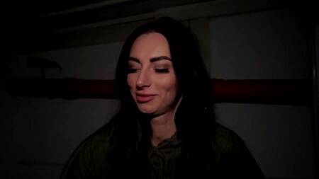 Пикапер с толстым членом легко разводит телку на секс