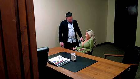 Если хочешь работу учительницы, то нужно потрахаться